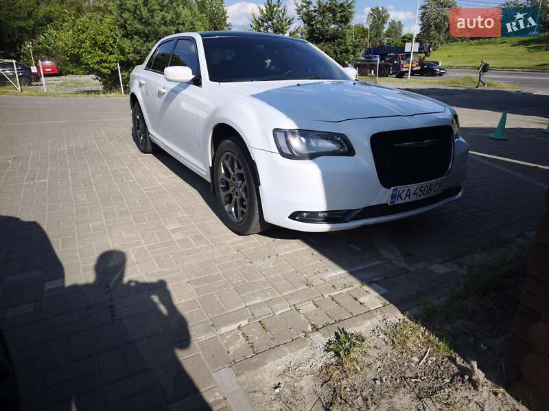 Седан Chrysler 300 2016 в Львове фото 34 Седан Chrysler 300 2016 в Львове