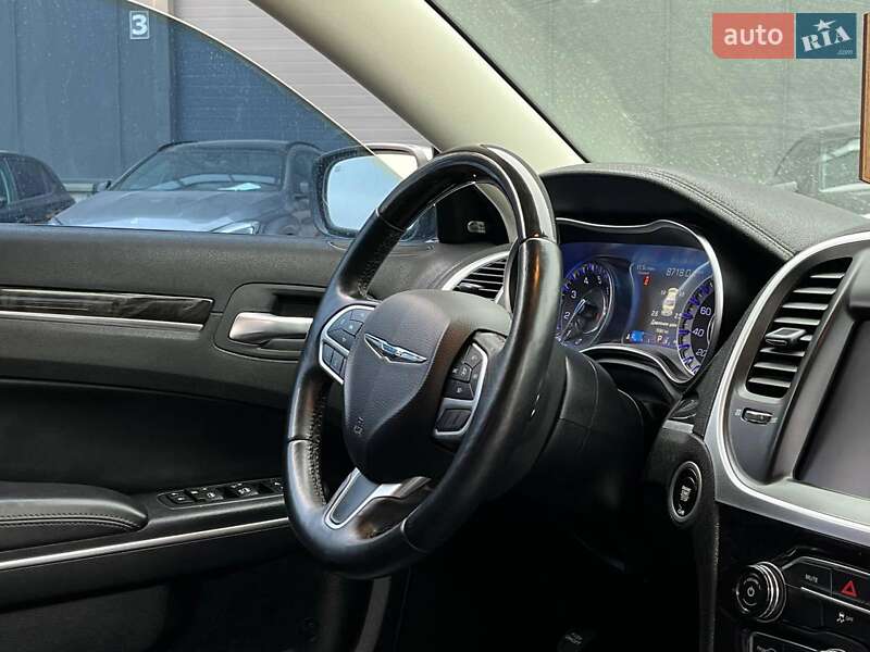 Седан Chrysler 300 2018 в Києві