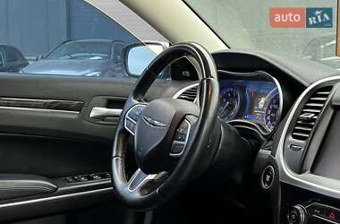 Седан Chrysler 300 2018 в 