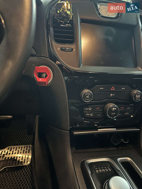 Седан Chrysler 300 2016 в Хмельницком