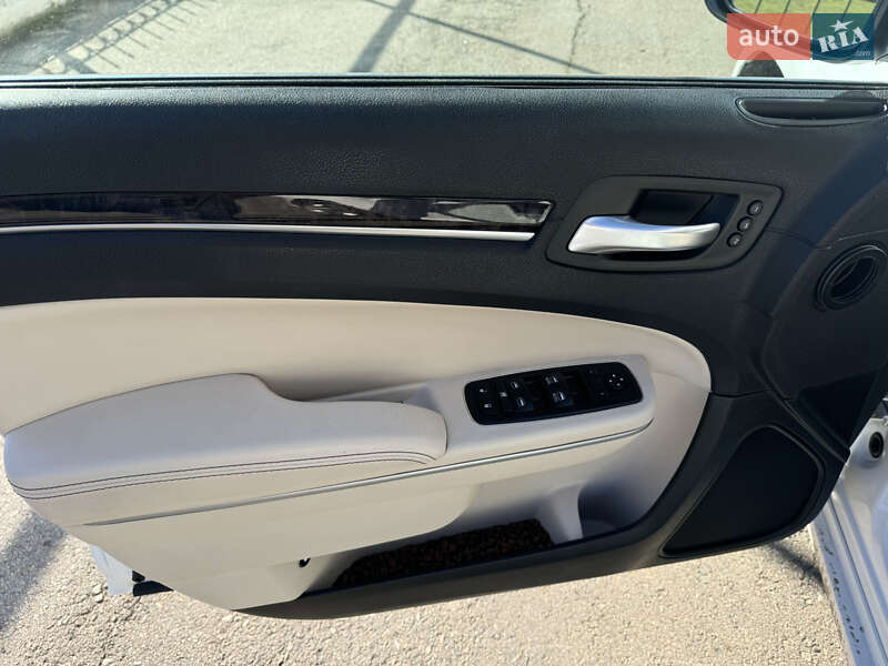 Седан Chrysler 300 2018 в Белгороде-Днестровском