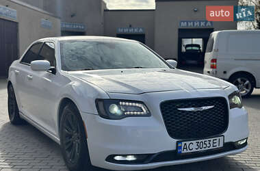 Седан Chrysler 300 2017 в  фото 9 Седан Chrysler 300 2017 в