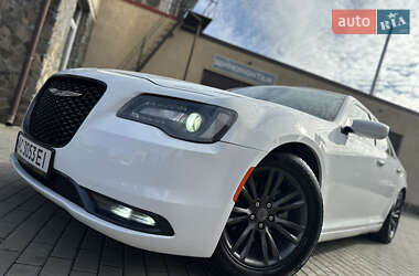 Седан Chrysler 300 2017 в  фото 29 Седан Chrysler 300 2017 в