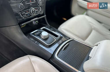 Седан Chrysler 300 2017 в  фото 51 Седан Chrysler 300 2017 в