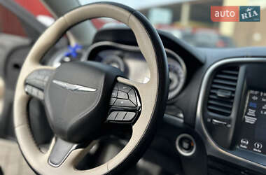 Седан Chrysler 300 2017 в  фото 54 Седан Chrysler 300 2017 в
