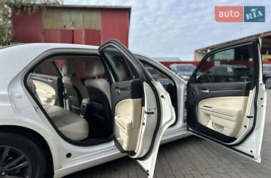 Седан Chrysler 300 2017 в  фото 65 Седан Chrysler 300 2017 в
