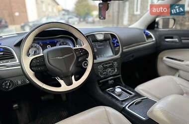 Седан Chrysler 300 2017 в  фото 78 Седан Chrysler 300 2017 в