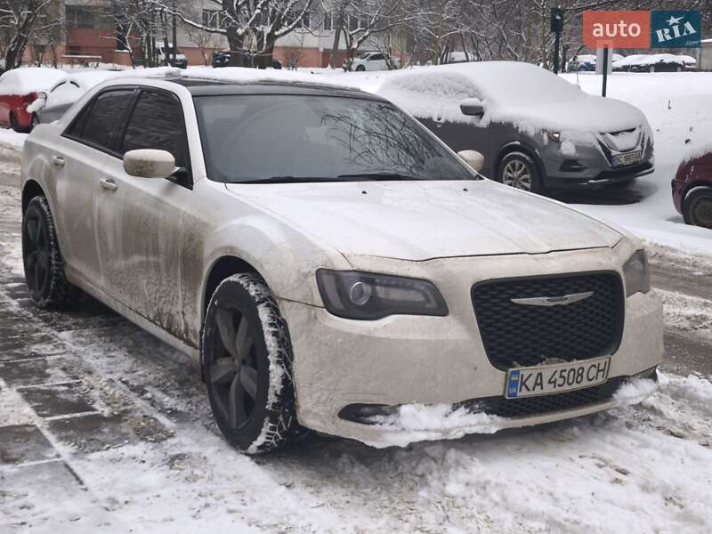 Седан Chrysler 300 2016 в Львові фото 40 Седан Chrysler 300 2016 в Львові