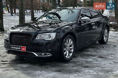 Седан Chrysler 300 2018 в Киеве