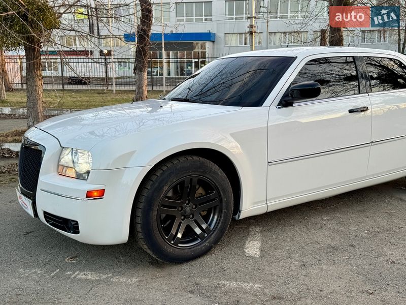Седан Chrysler 300 2008 в Киеве