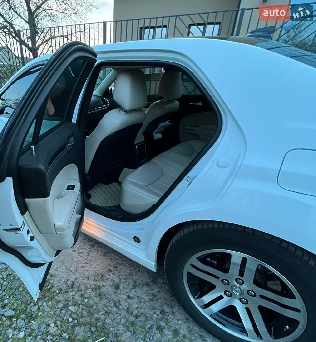 2017 Chrysler 300 - мініатюра 5