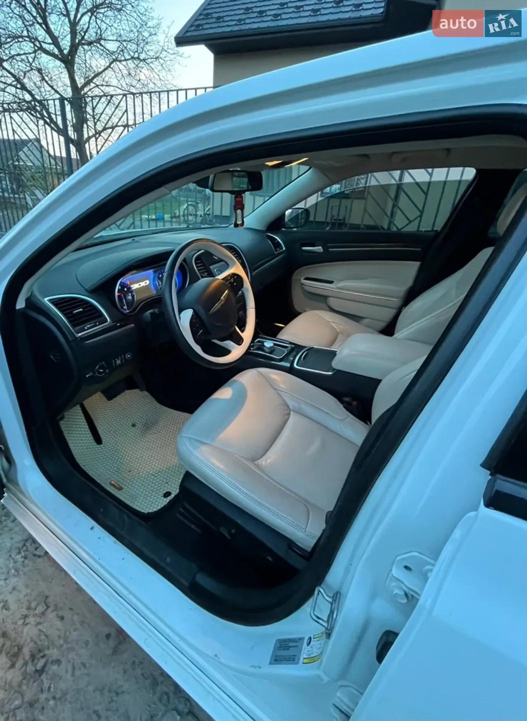 2017 Chrysler 300 - мініатюра 6