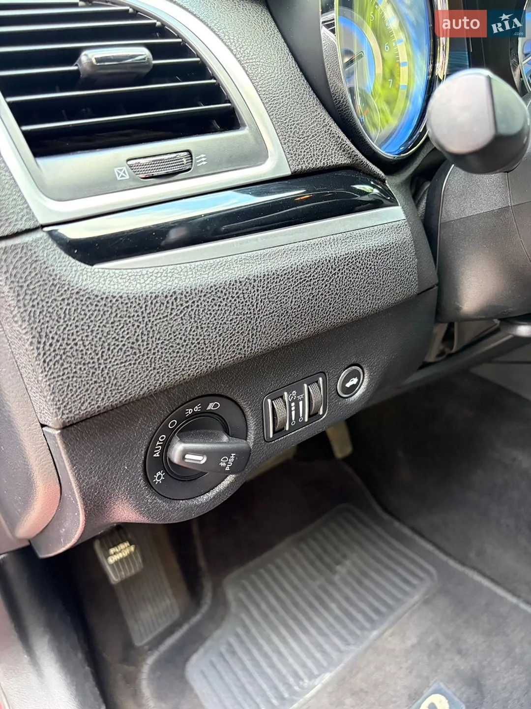 2014 Chrysler 300 - мініатюра 12