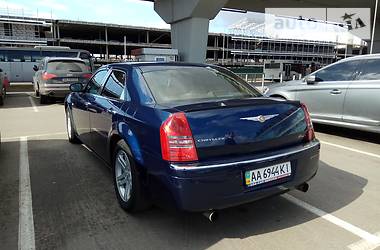 Седан Chrysler 300C 2005 в Киеве