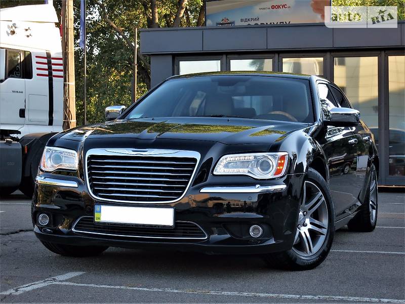 Седан Chrysler 300C 2011 в Киеве