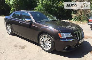 Седан Chrysler 300C 2012 в Хмельницком