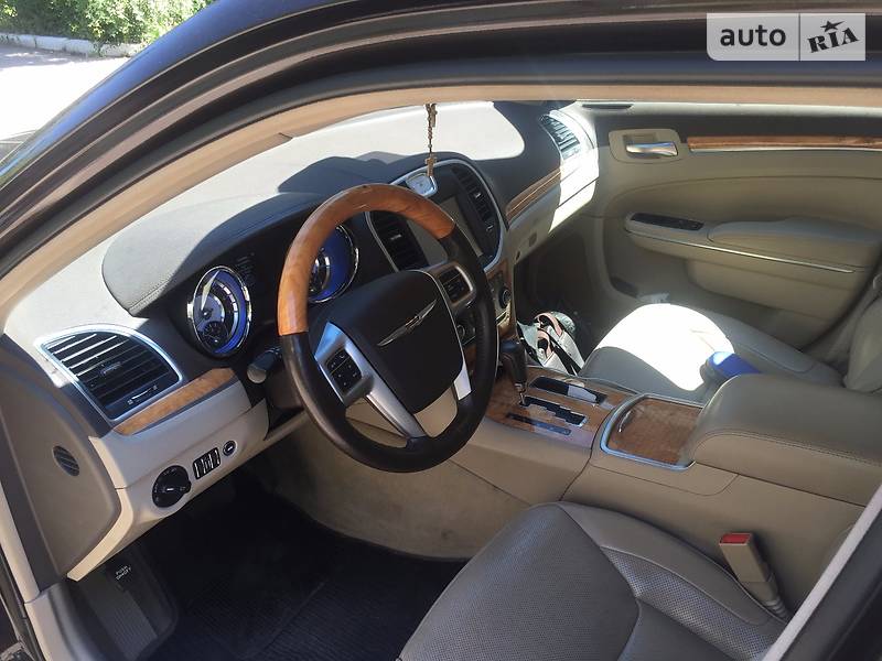 Седан Chrysler 300C 2012 в Хмельницком фото 8 Седан Chrysler 300C 2012 в Хмельницком