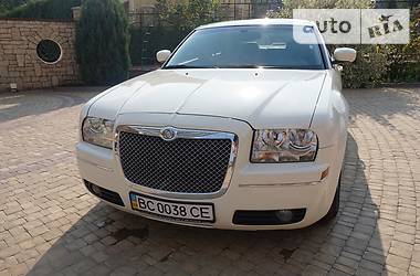 Седан Chrysler 300C 2006 в Львове