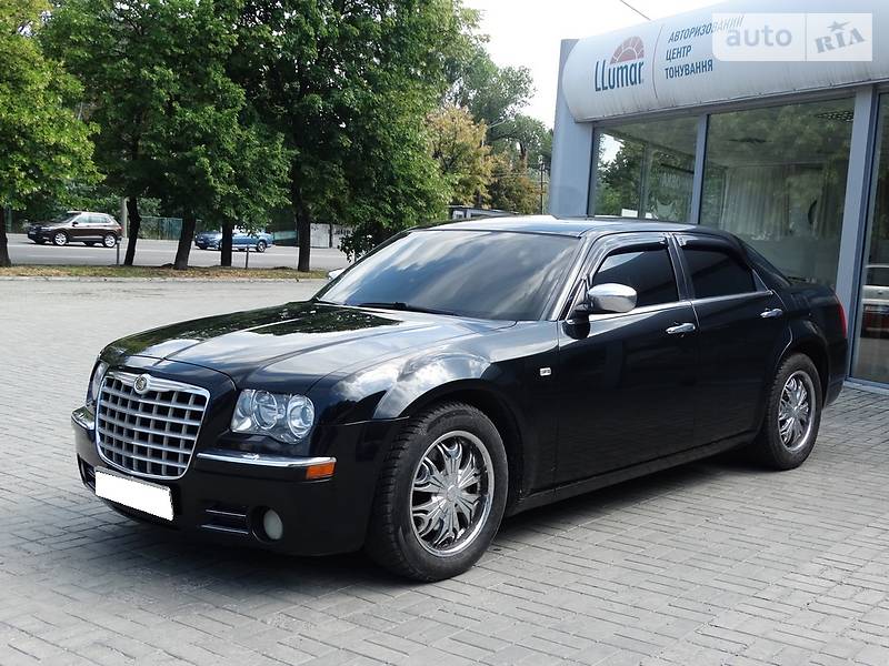 Седан Chrysler 300C 2005 в Днепре