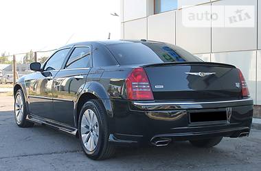 Седан Chrysler 300C 2006 в Николаеве