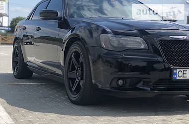 Седан Chrysler 300C 2013 в Черновцах