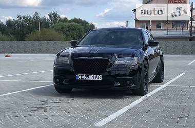 Седан Chrysler 300C 2013 в Черновцах