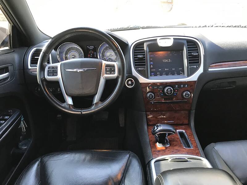 Седан Chrysler 300C 2014 в Одесі