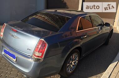 Седан Chrysler 300C 2011 в Харькове