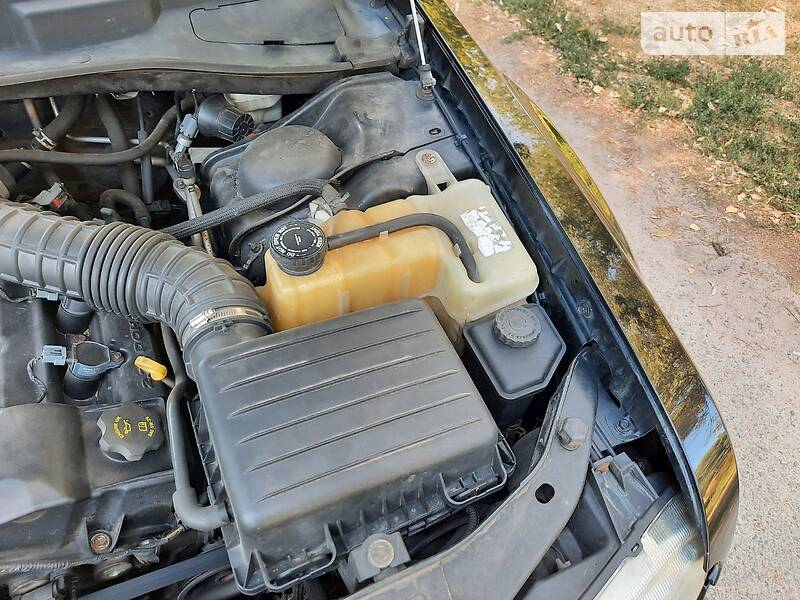 Седан Chrysler 300C 2006 в 