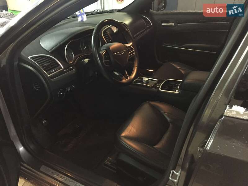 Седан Chrysler 300C 2017 в Києві