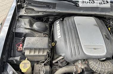 Седан Chrysler 300C 2005 в 