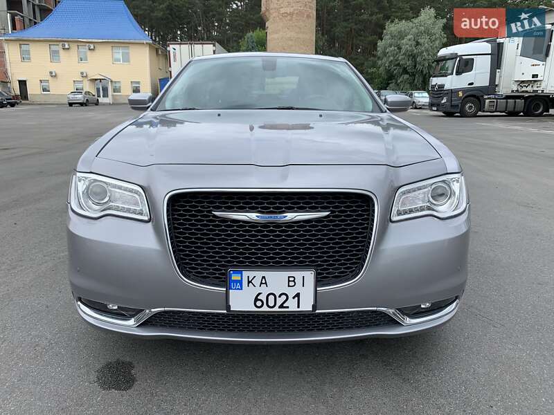 Седан Chrysler 300C 2017 в Києві