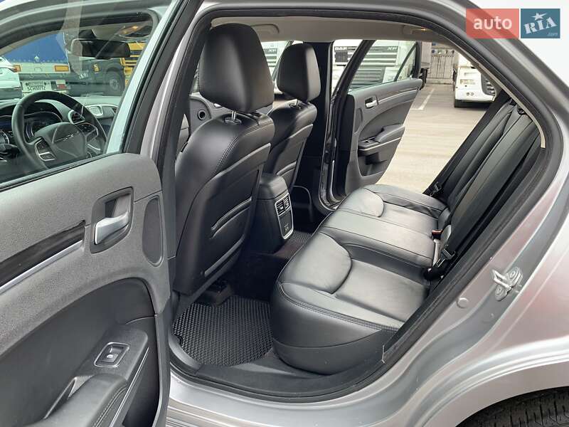 Седан Chrysler 300C 2017 в Києві