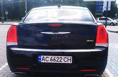 Седан Chrysler 300C 2015 в Луцьку