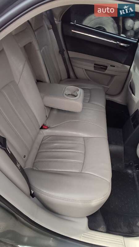Седан Chrysler 300C 2007 в Дніпрі
