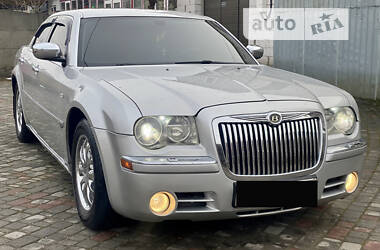 Седан Chrysler 300C 2005 в Харькове