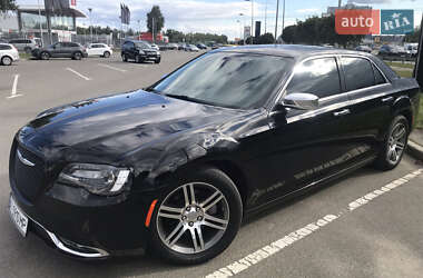 Седан Chrysler 300C 2016 в 
