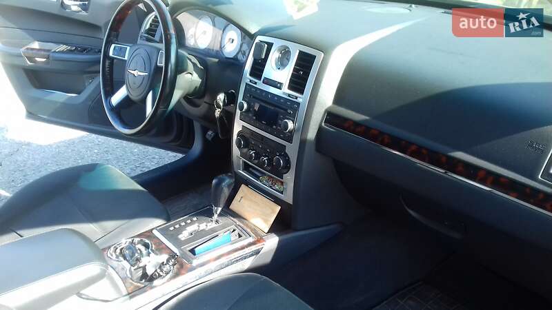 Седан Chrysler 300C 2008 в Одессе