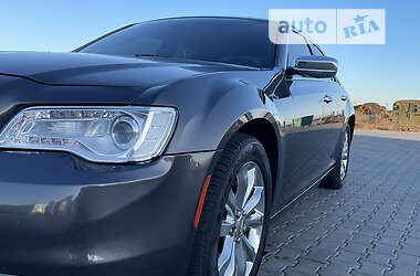 Седан Chrysler 300C 2018 в 