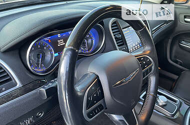Седан Chrysler 300C 2018 в 