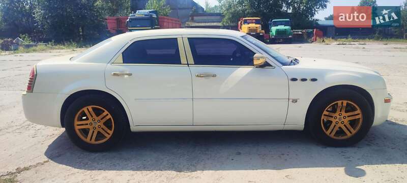 Внедорожник / Кроссовер Chrysler 300C 2006 в Славутиче