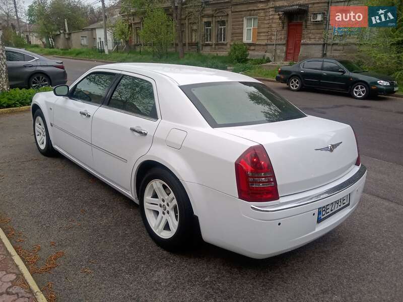 Седан Chrysler 300C 2005 в Николаеве