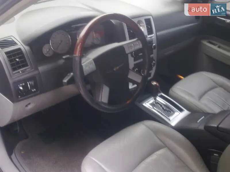 Седан Chrysler 300C 2005 в Николаеве