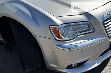 Седан Chrysler 300C 2012 в Киеве