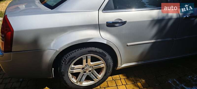 Позашляховик / Кросовер Chrysler 300C 2004 в Одесі