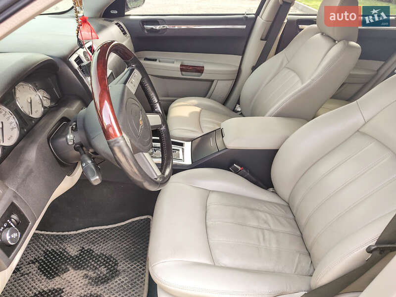 Седан Chrysler 300C 2006 в Білій Церкві