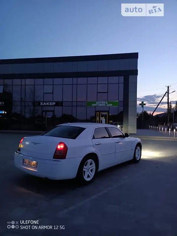 Chrysler 300C 2004 VIN 1C3AAB3G25H142658 фото оголошення 3 з 33