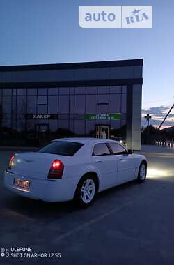 Седан Chrysler 300C 2004 в Рокитном