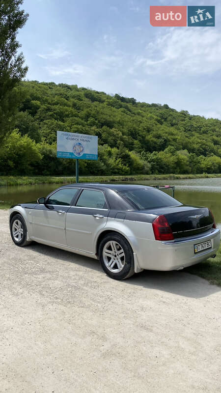 Седан Chrysler 300C 2005 в Хмельницком