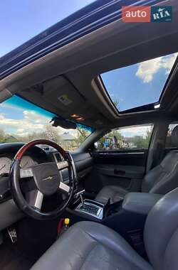 Седан Chrysler 300C 2005 в 